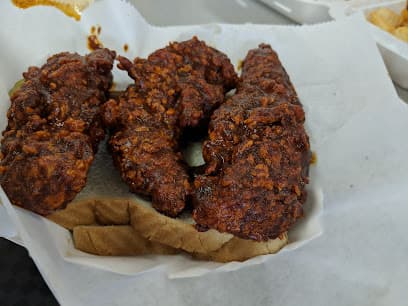 400 Degrees Nashville hot chicken restaurant exterior and signature spicy fried chicken
